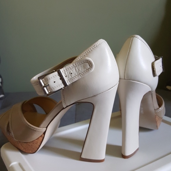 Gianni Bini Heels with Cork Platform - Picture 4 of 5